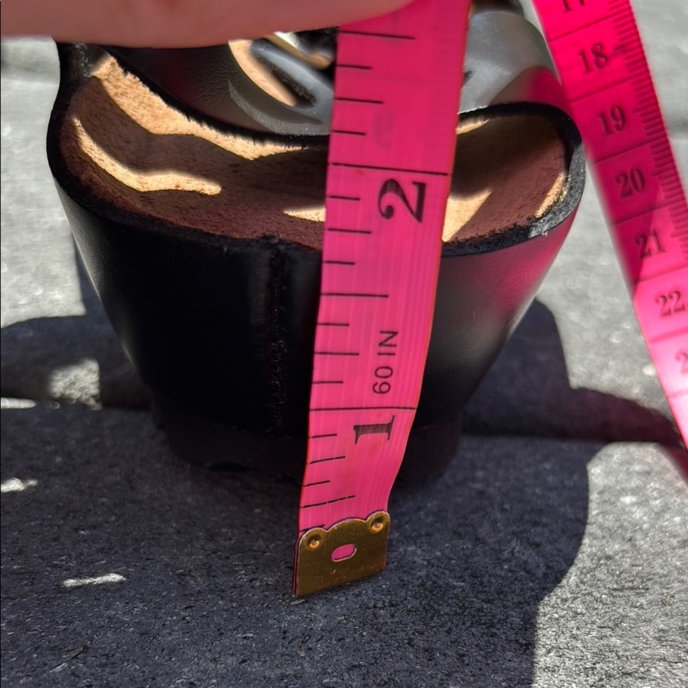 NWOT Lunita Women’s Black Leather Sandals, Peep Toe, Cut Out Design, Size 9 1/2 - Picture 17 of 17